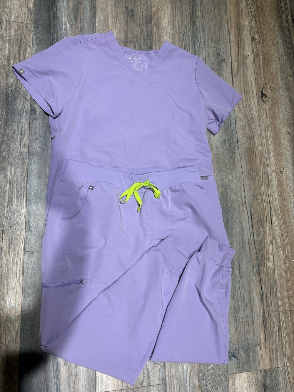 Light Purple Figs Jogger Scrub Set Size L